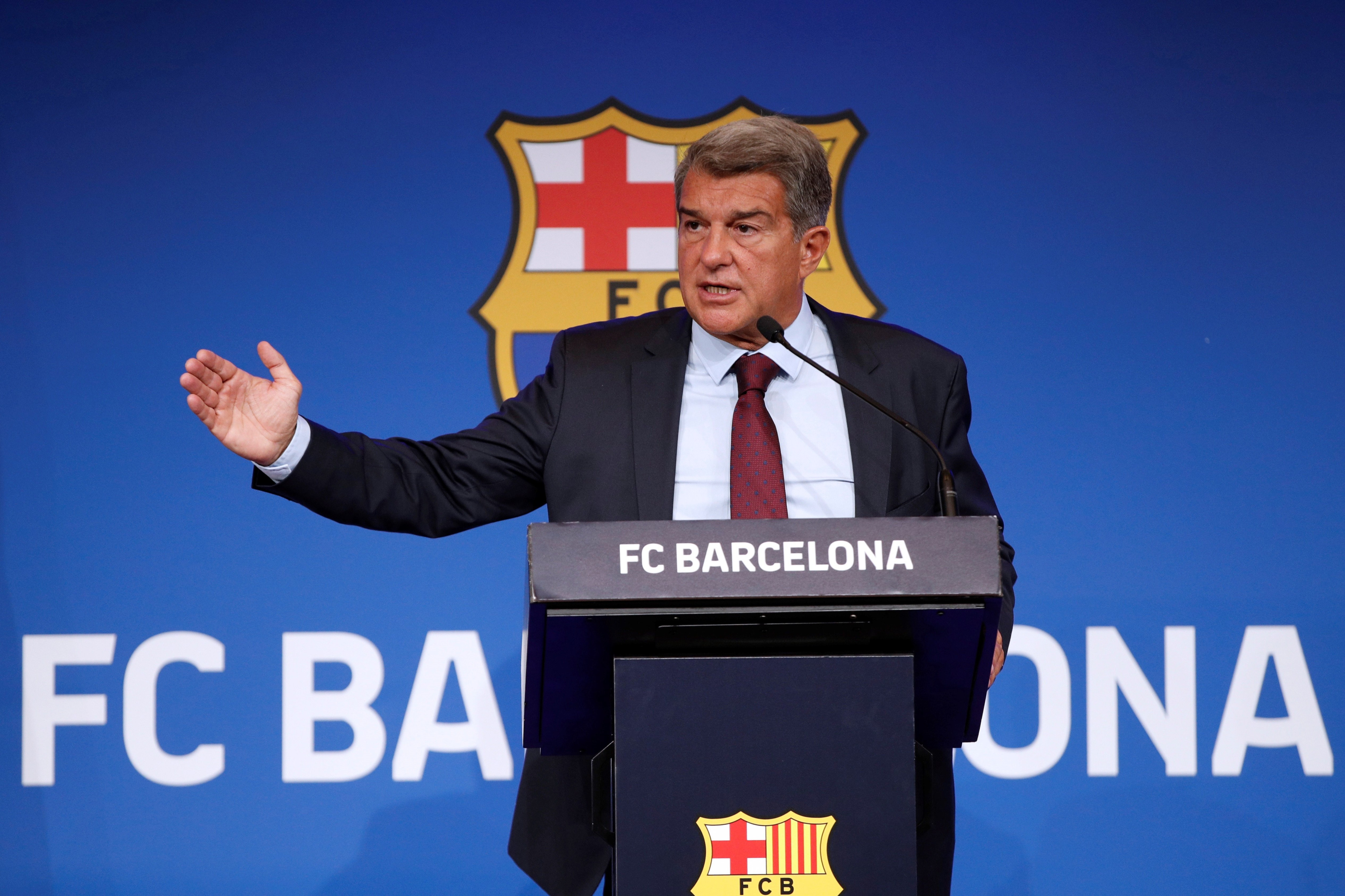 Joan Laporta en la rueda de prensa anunciando el adiós de Messi / EFE