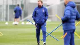 Ronald Koeman en un entrenamiento del Barça / FC Barcelona