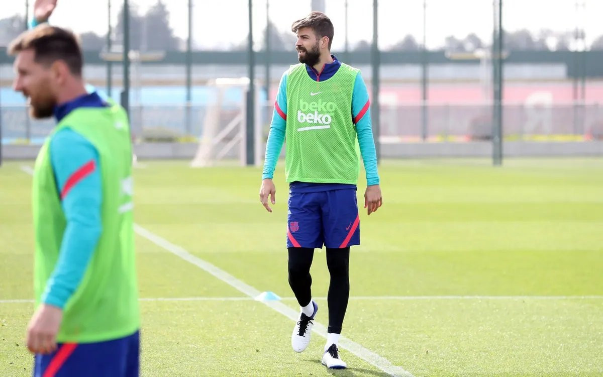 Piqué, de vuelta a los entrenamientos del Barça | FCB