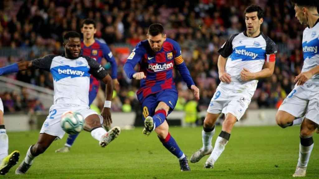 Messi, en una acción ante el Alavés | EFE