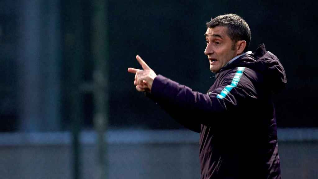 Ernesto Valverde en un entrenamiento del FC Barcelona / EFE