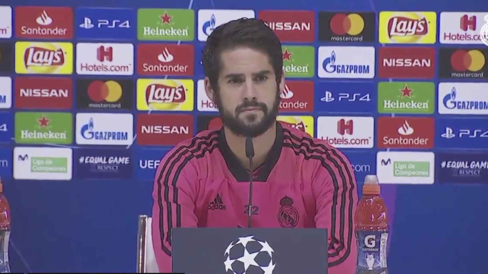 Una foto de Isco Alarcón durante la rueda de prensa del Real Madrid / Twitter