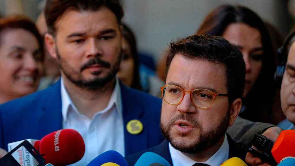 Los miembros de ERC Gabriel Rufián y Pere Aragonès / EFE