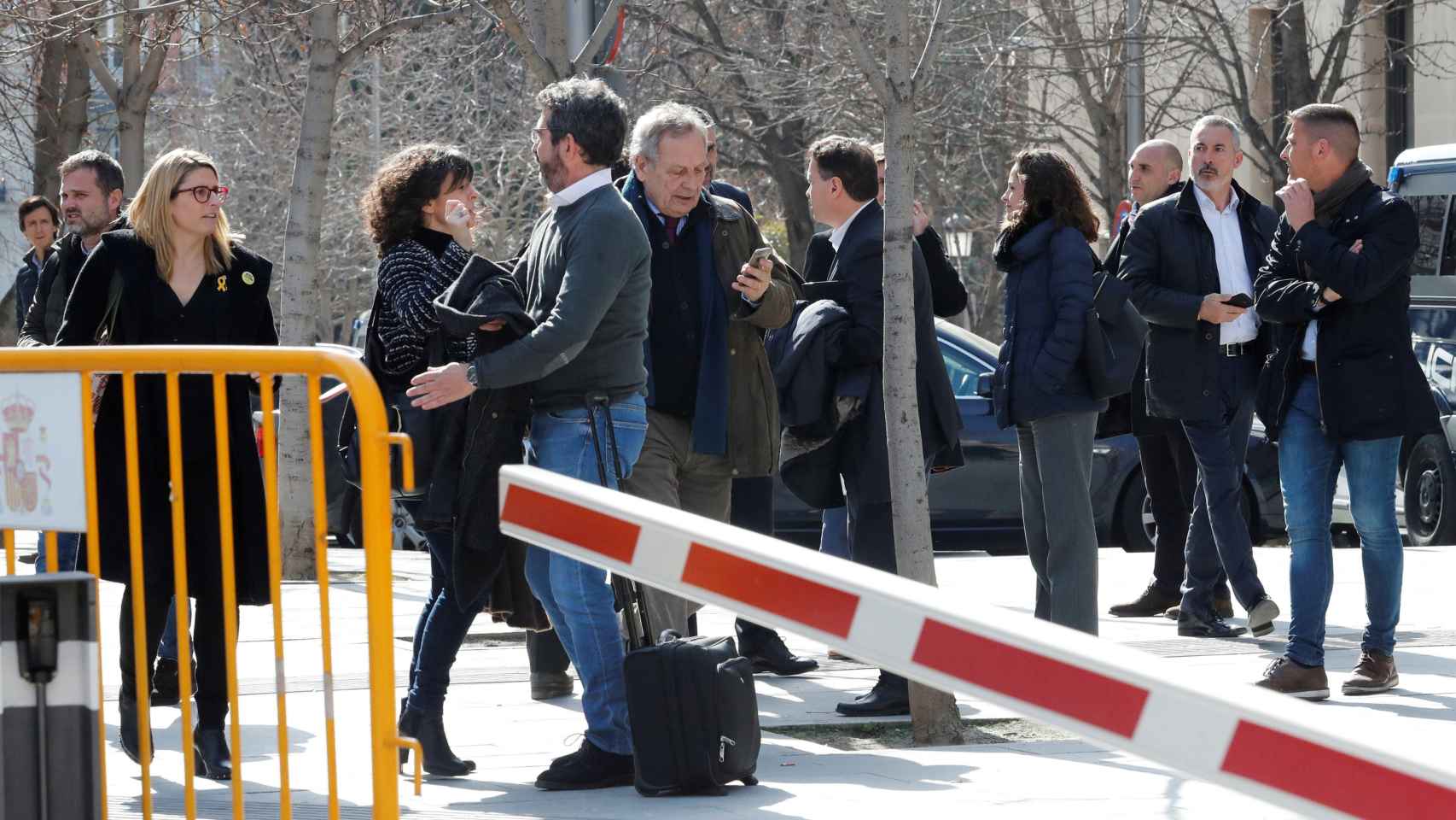 Elsa Artadi (i), consejera de Presidencia, a su salida hoy del Tribunal Supremo / EFE