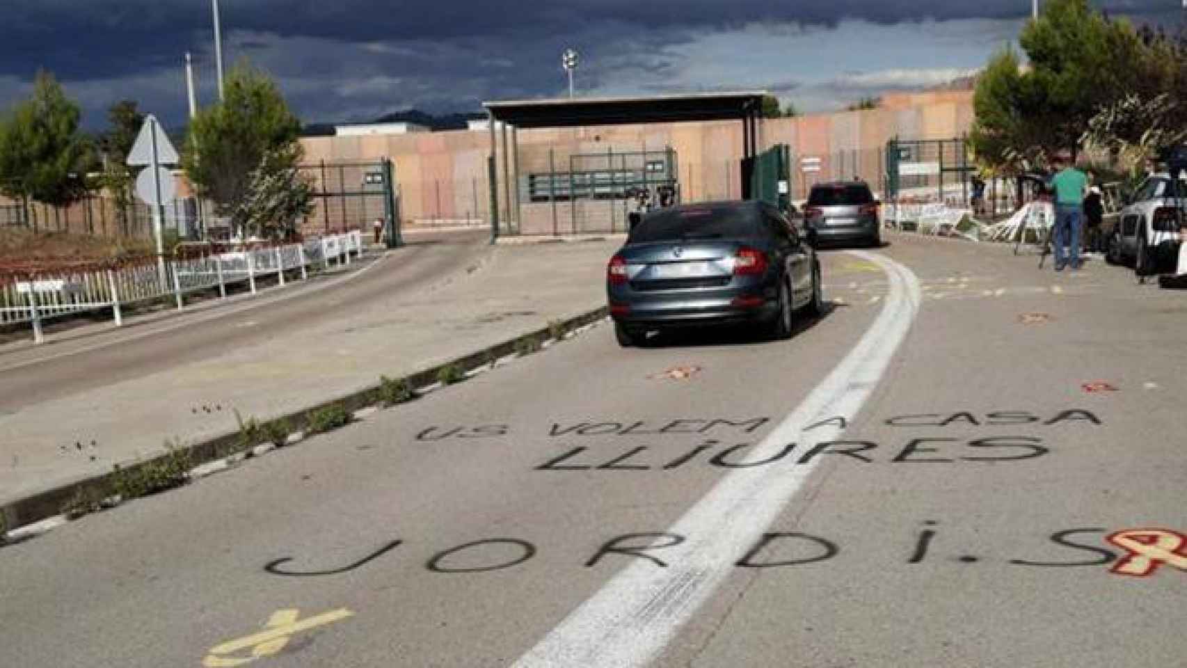 Pablo Iglesias entrando en la cárcel de Lledoners el pasado mes de octubre / EFE