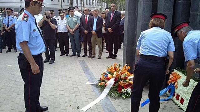 Ofrenda floral de los Mossos d'Esquadra