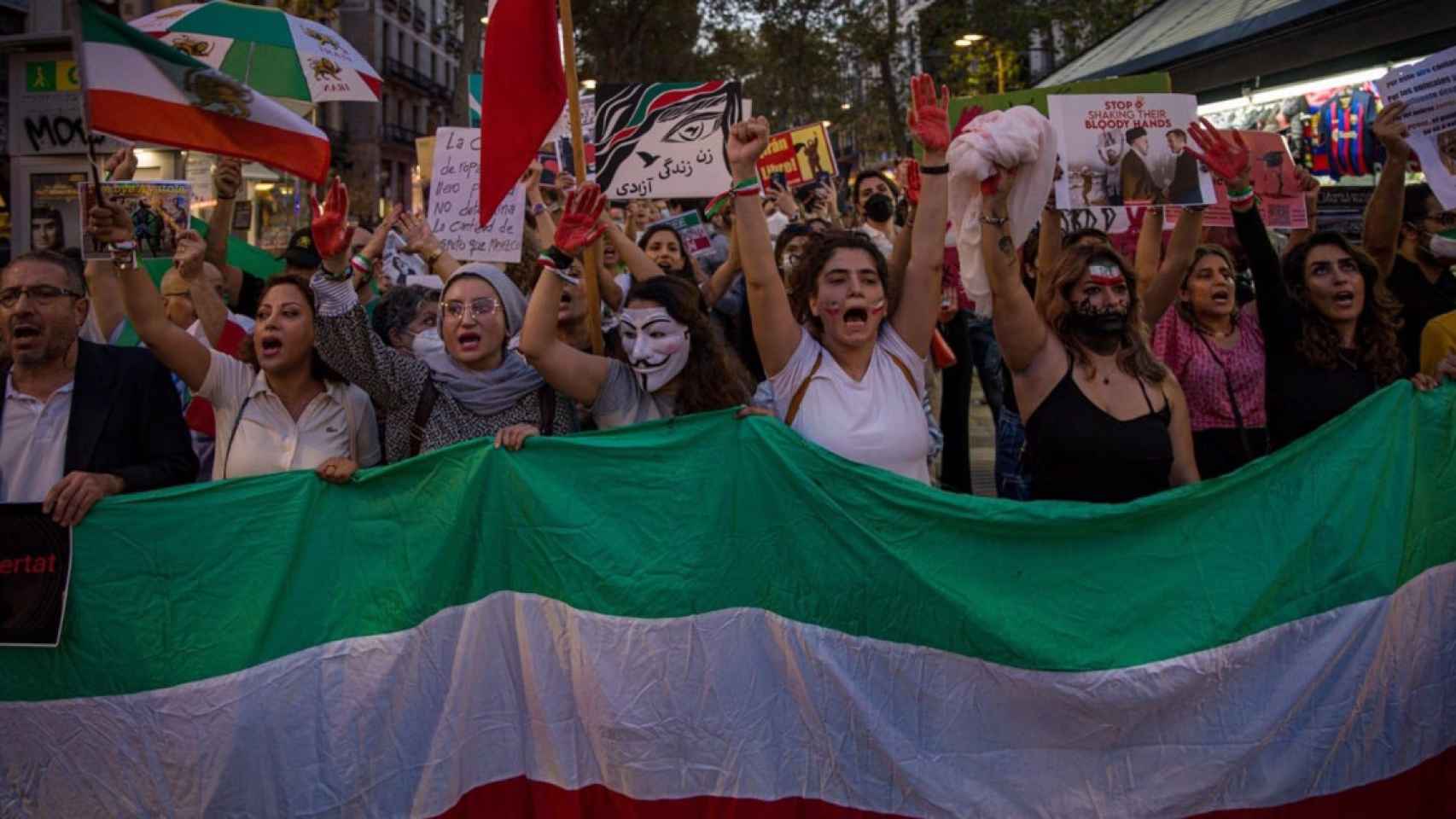 Manifestación en Barcelona a favor de los derechos de las mujeres en Irán - EP