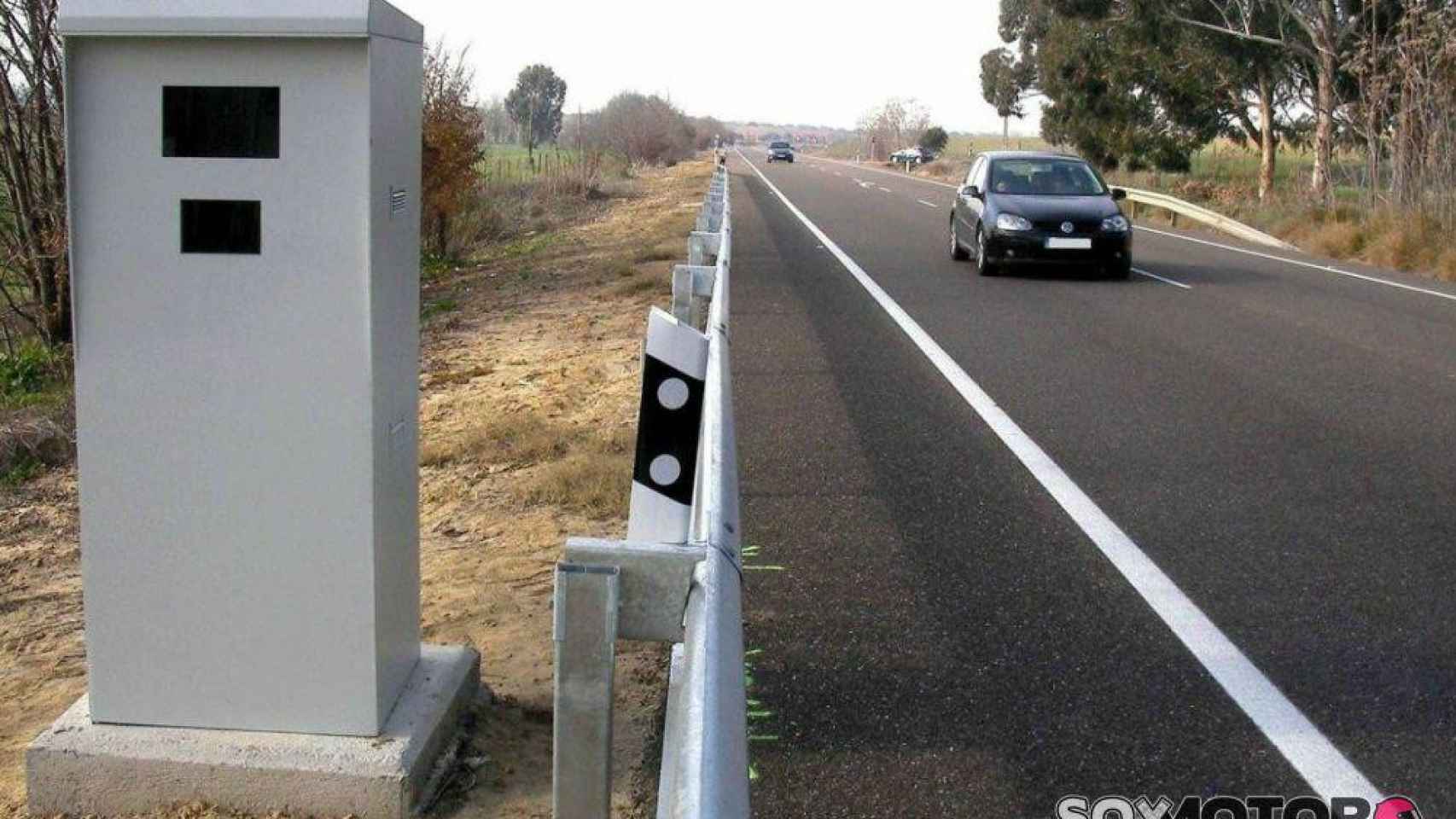 Un radar de control de  en una carretera nacional