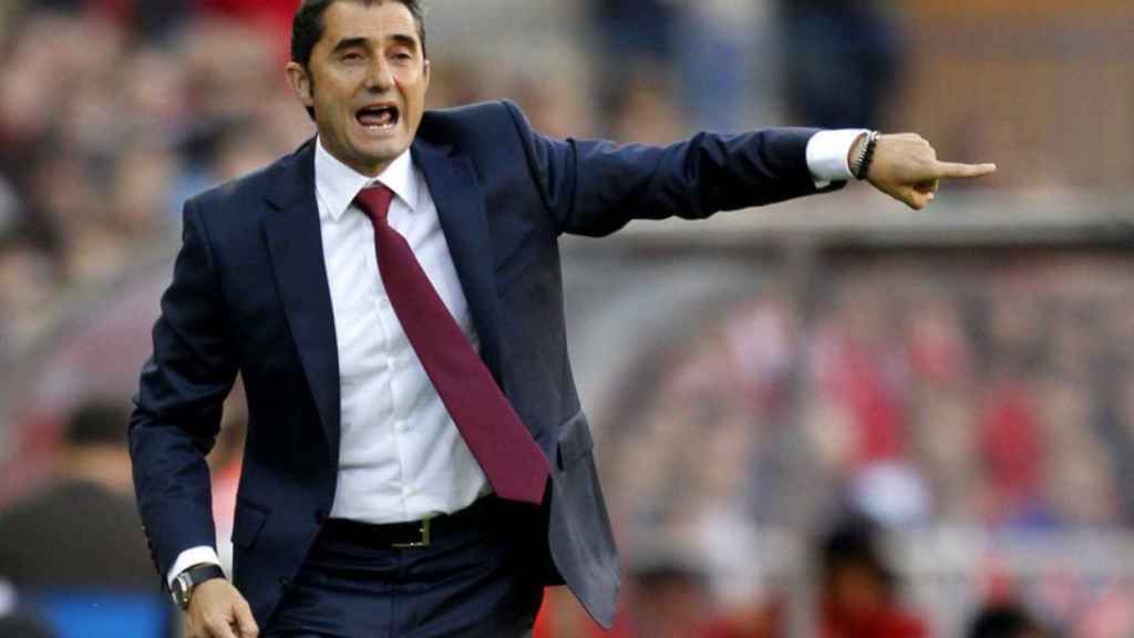 Ernesto Valverde dirige un partido