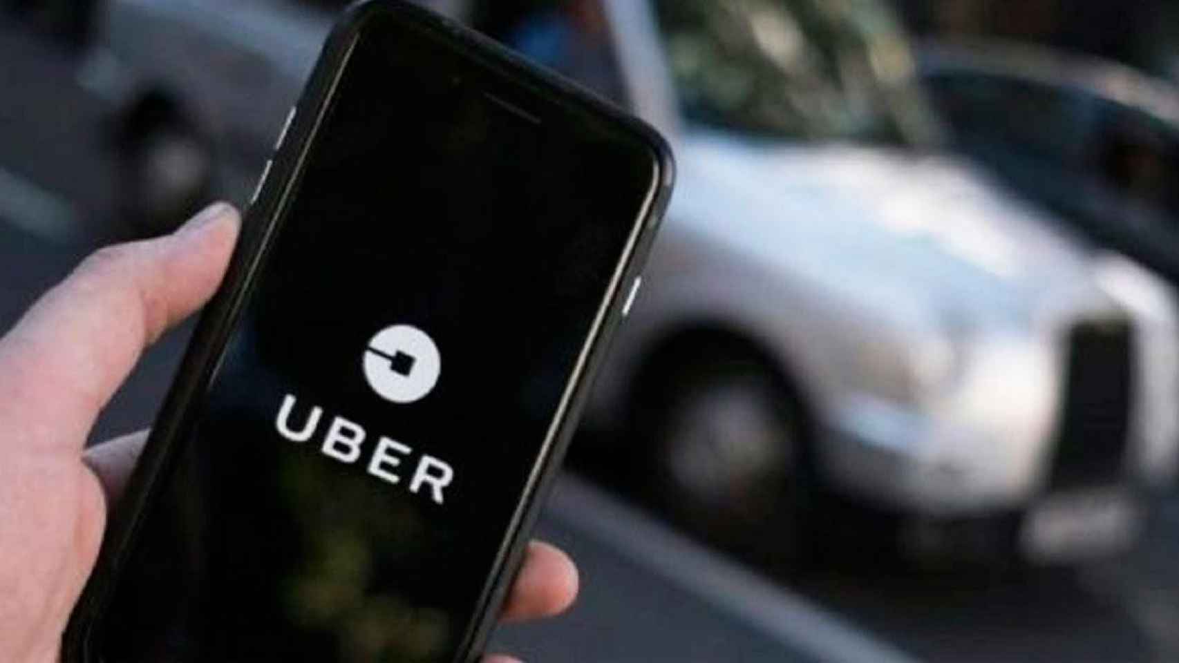 Un taxi colaborador de Uber en Barcelona / CG