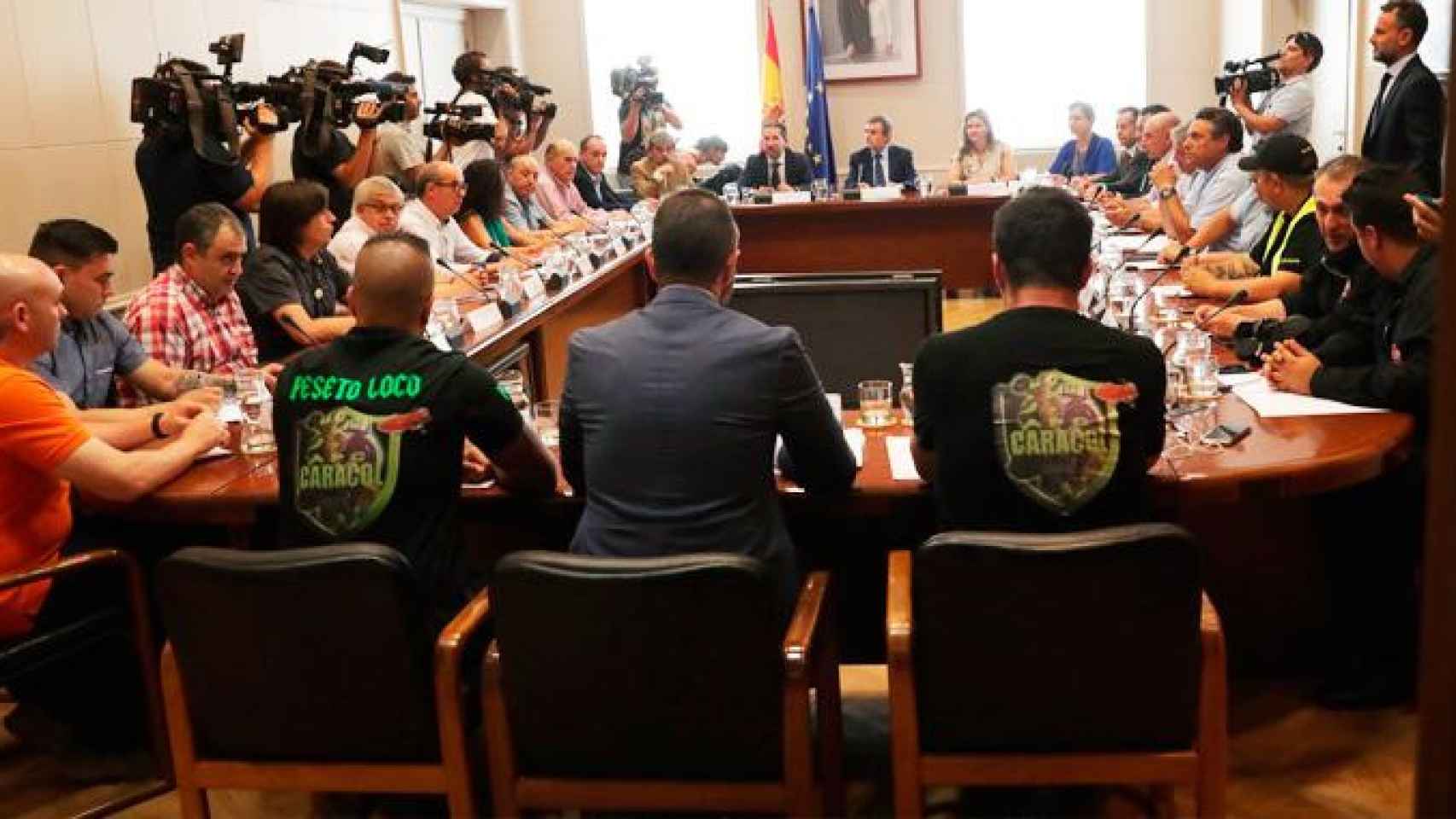 Reunión en el Ministerio de Fomento entre taxistas y altos cargos del departamento de José Luis Ábalos / EFE