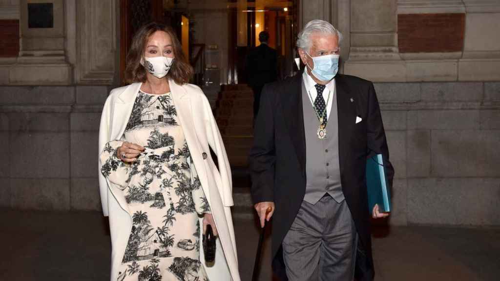 Isabel Preysler y Mario Vargas Llosa abandonan la Real Academia de la Lengua / EP