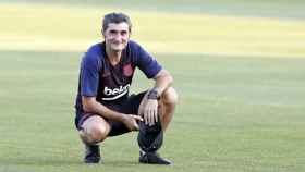 Una foto de Ernesto Valverde durante un entrenamiento del Barça / FCB