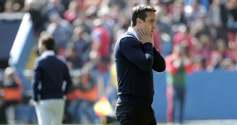 Gary Neville, durante su etapa como entrenador del Valencia / EFE