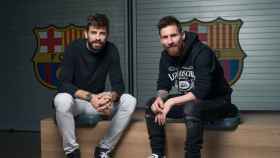 Piqué y Messi en una fotografía promocional del Barça, cuando el argentino era todavía azulgrana / FCB