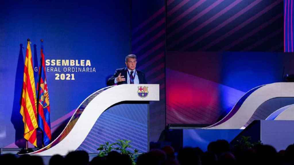 Joan Laporta habla en la asamblea de compromisarios del Barça / FCB