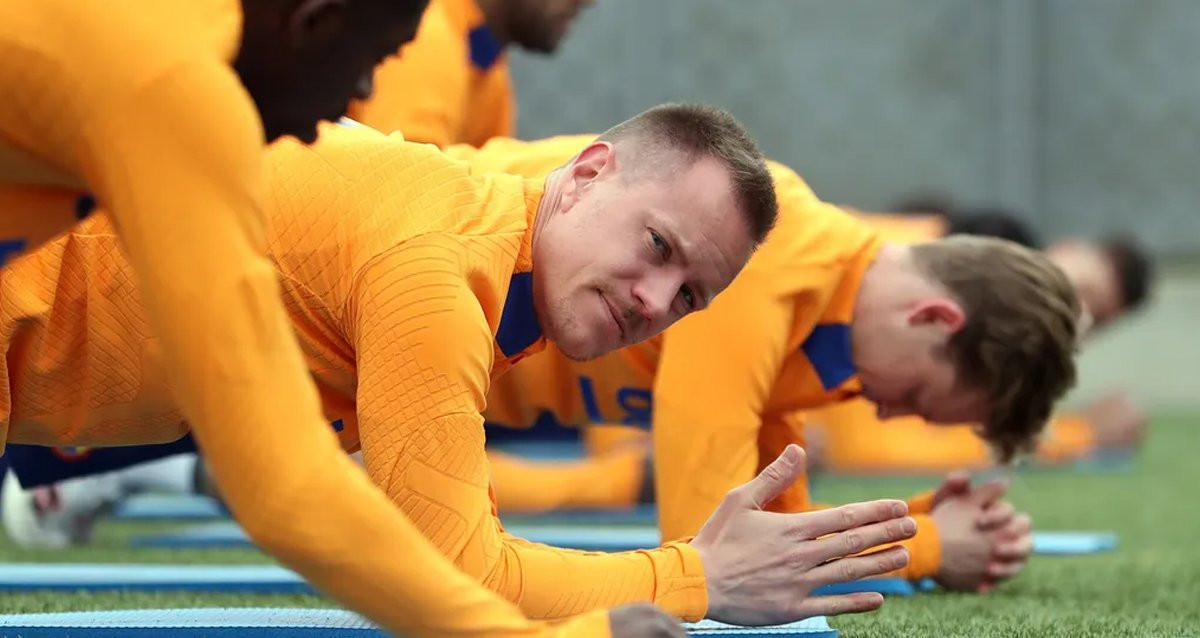 Ter Stegen y De Jong, durante uno de los entrenamientos del Barça / FCB