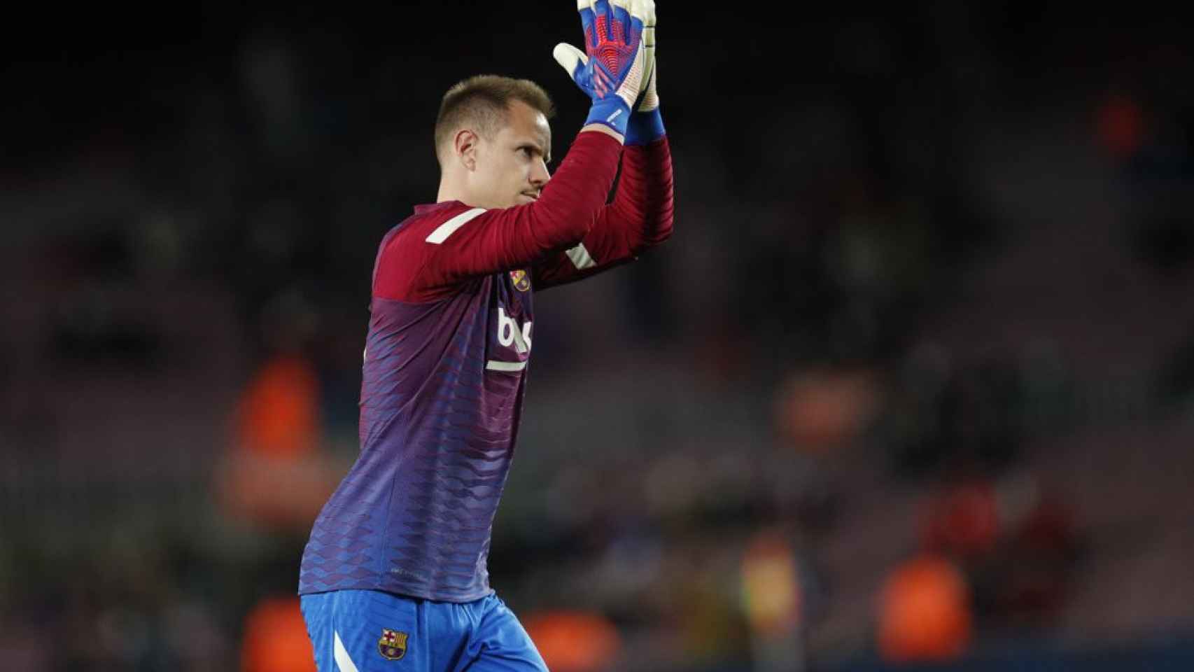 Ter Stegen, durante el calentamiento previo al Elche-Barça / EFE