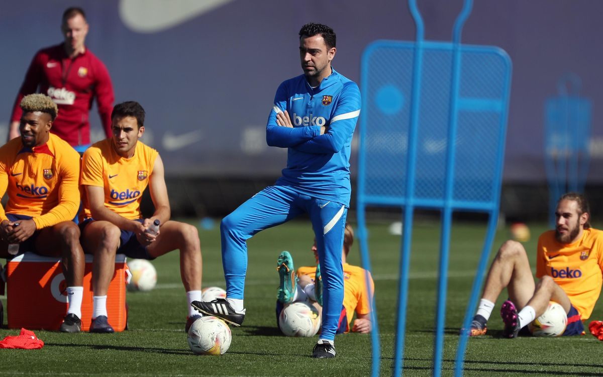 Xavi, junto a Eric García, Mingueza, Adama y Ter Stegen / FCB