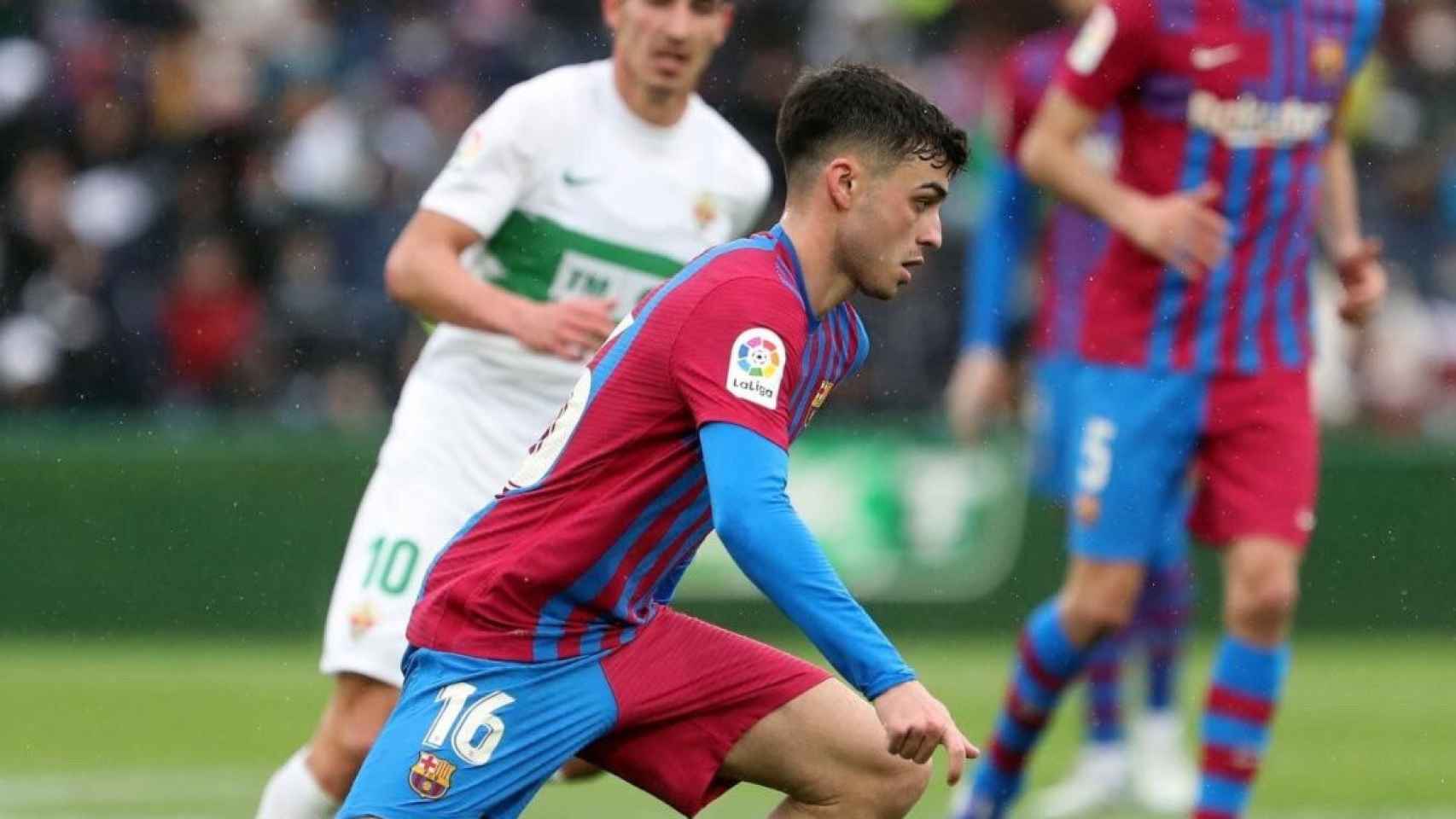 Pedri González en un lance de juego durante el Elche Barça / FCB