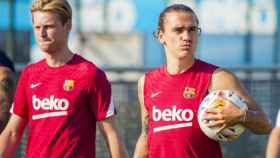 Antoine Griezmann, junto a Frenkie de Jong, en un entrenamiento con el Barça en esta pretemporada / FCB