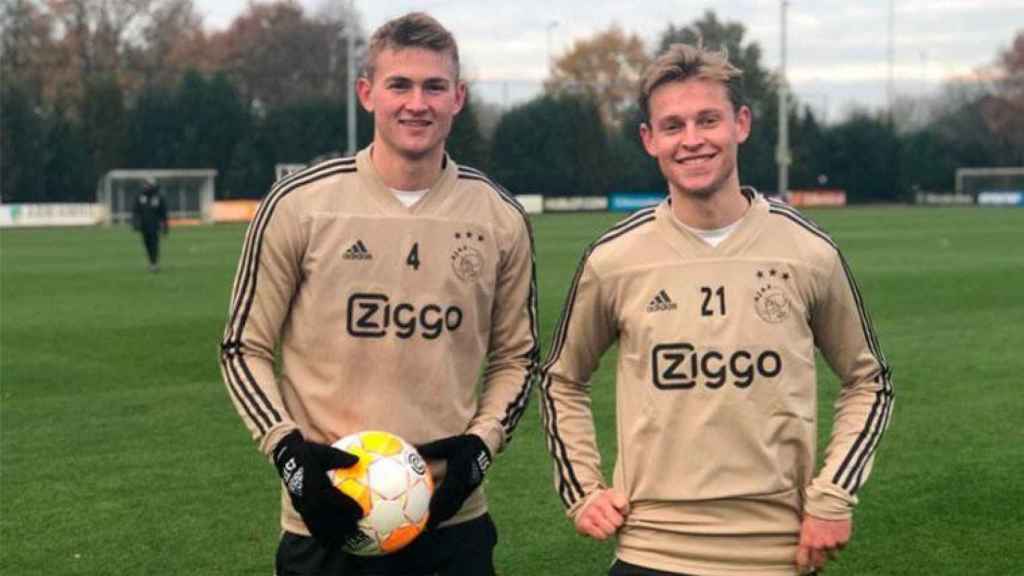 De Ligt (izquierda) y De Jong (derecha) en un entrenamiento con el Ajax