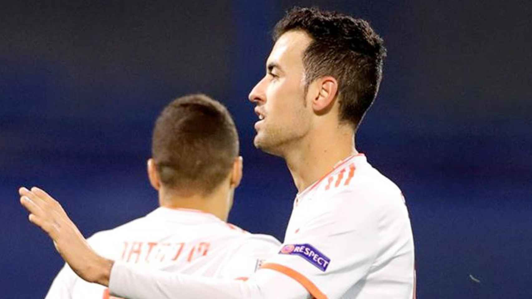 Sergio Busquets en un partido con la Roja / EFE