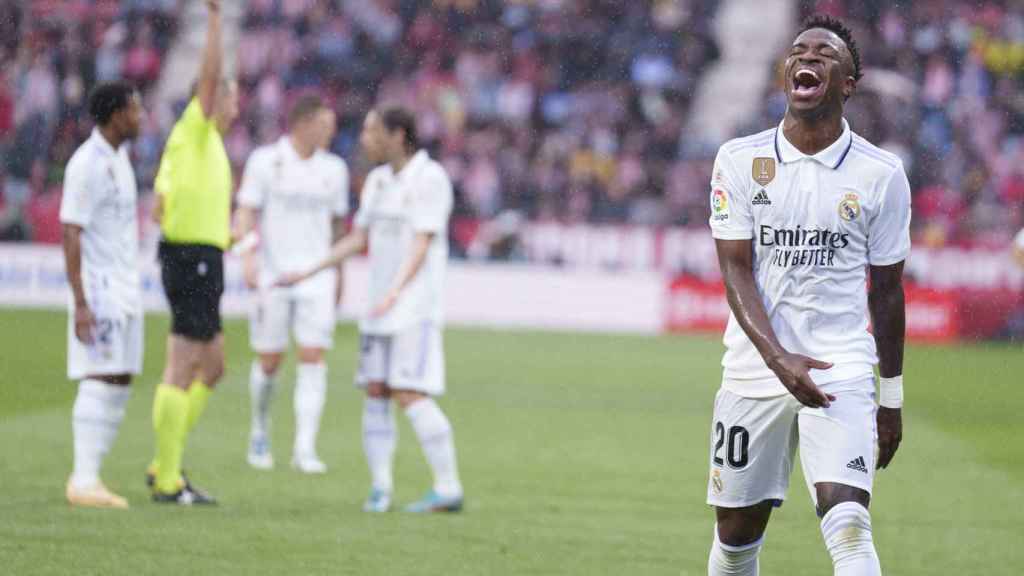 Vinicius Jr, protestando durante una acción del Girona Real Madrid / EFE