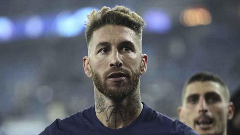 Sergio Ramos, contrariado, tras la derrota del PSG contra el Bayern Múnich / EFE