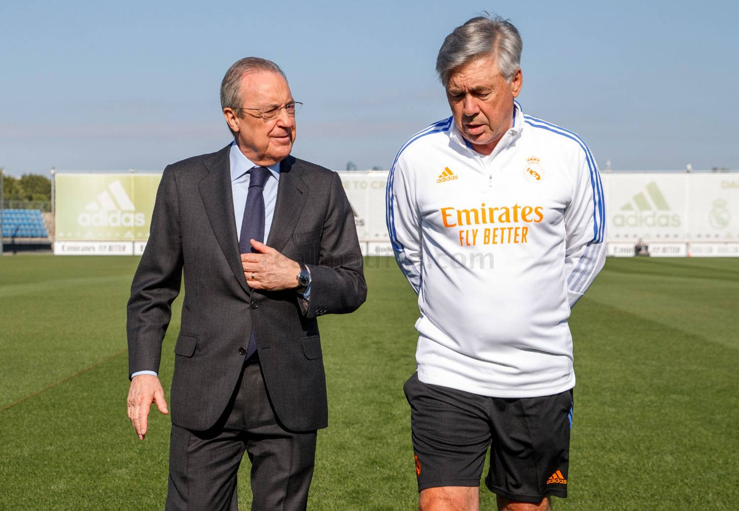 Carlo Ancelotti junto a Florentino Pérez, en un entrenamiento de esta pretemporada / Real Madrid