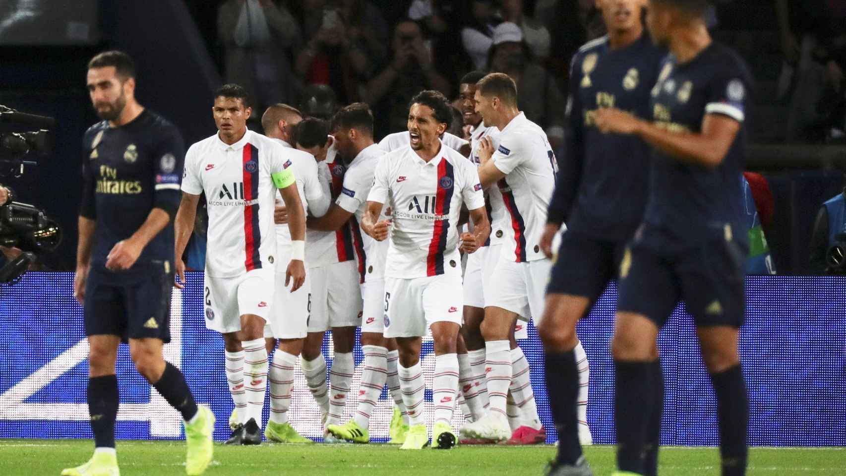 Una foto de los jugadores del Real Madrid durante el partido contra el PSG / EFE