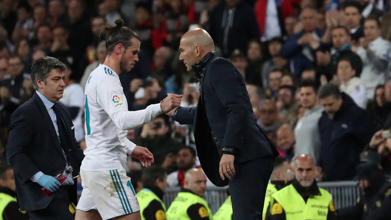 Bale y  Zidane en un partido del Real Madrid / EFE