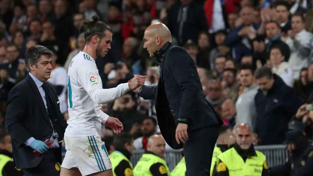 Bale y  Zidane en un partido del Real Madrid / EFE