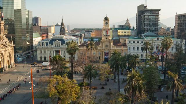 Plaza de Armas, Santiago de Chile / ISTOCK
