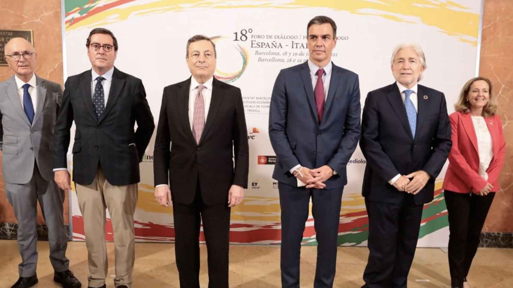 El primer ministro italiano, Mario Draghi, junto al presidente del Gobierno, Pedro Sánchez, en Foment / FOMENT