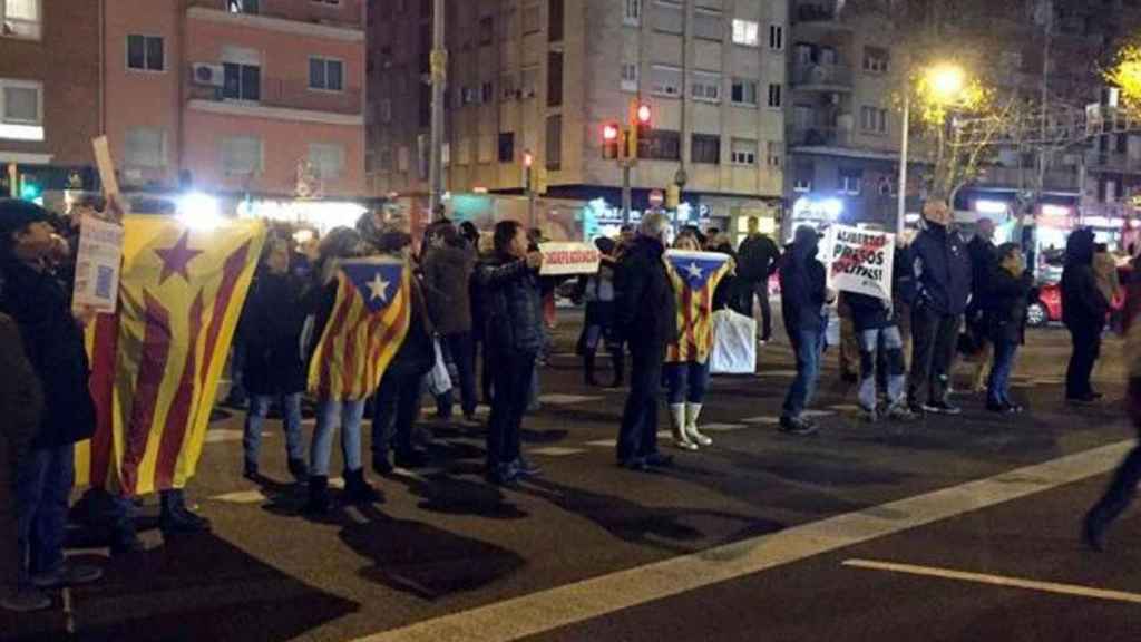 Independentistas en el corte de la Meridiana / CG