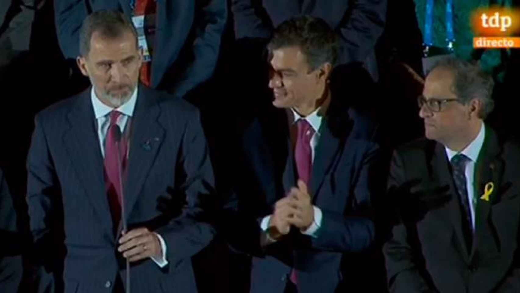 El rey, Felipe VI (i); el presidente del Gobierno, Pedro Sánchez, y el presidente catalán, Quim Torra