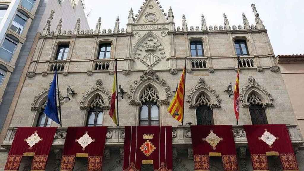 La fachada del Ayuntamiento de Terrassa, en una imagen de archivo / CG