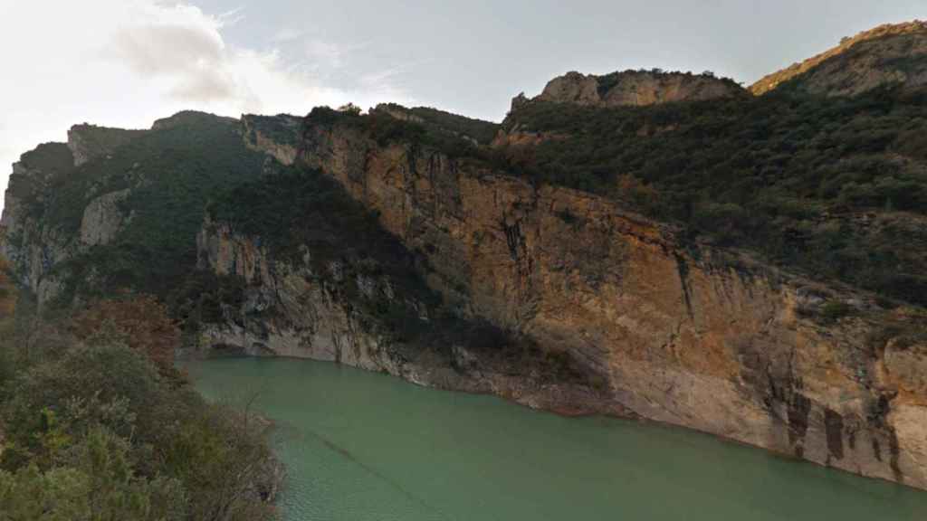 Desfiladero de Mont-rebei, en Lleida, lugar en el que un hombre ha perdido la vida practicando un deporte extremo este martes / GOOGLE STREET VIEW