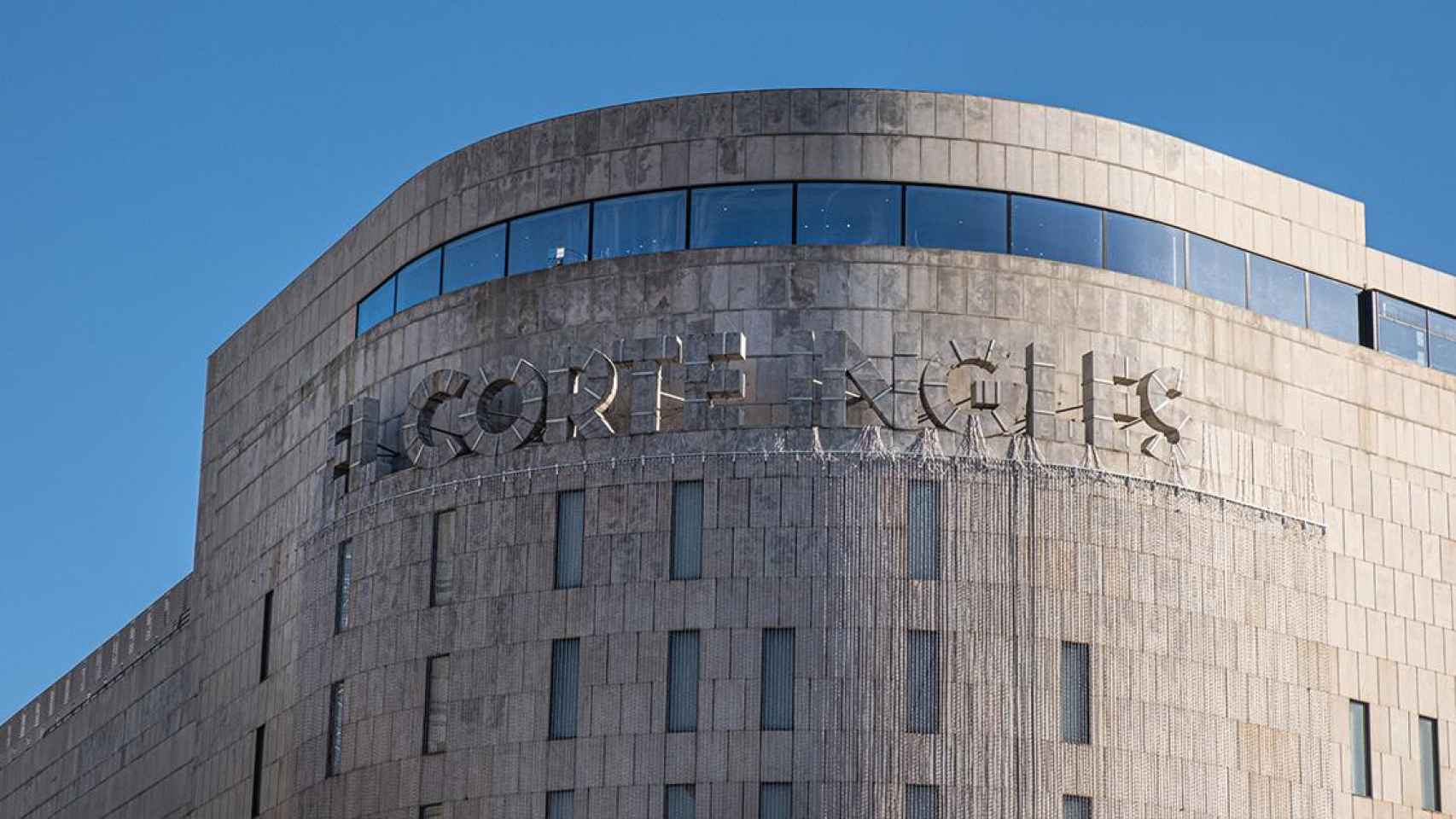 Fachada principal del Corte Inglés en Plaza Cataluña, Barcelona / PABLO MIRANZO (CG)