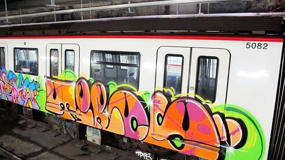 Una foto de archivo de un grafiti en el metro de Barcelona