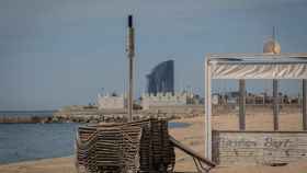 Turismo. Una playa de Barcelona cerrada durante la crisis del coronavirus / EUROPA PRESS