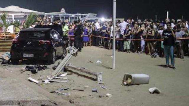 Una foto de la playa después del accidente