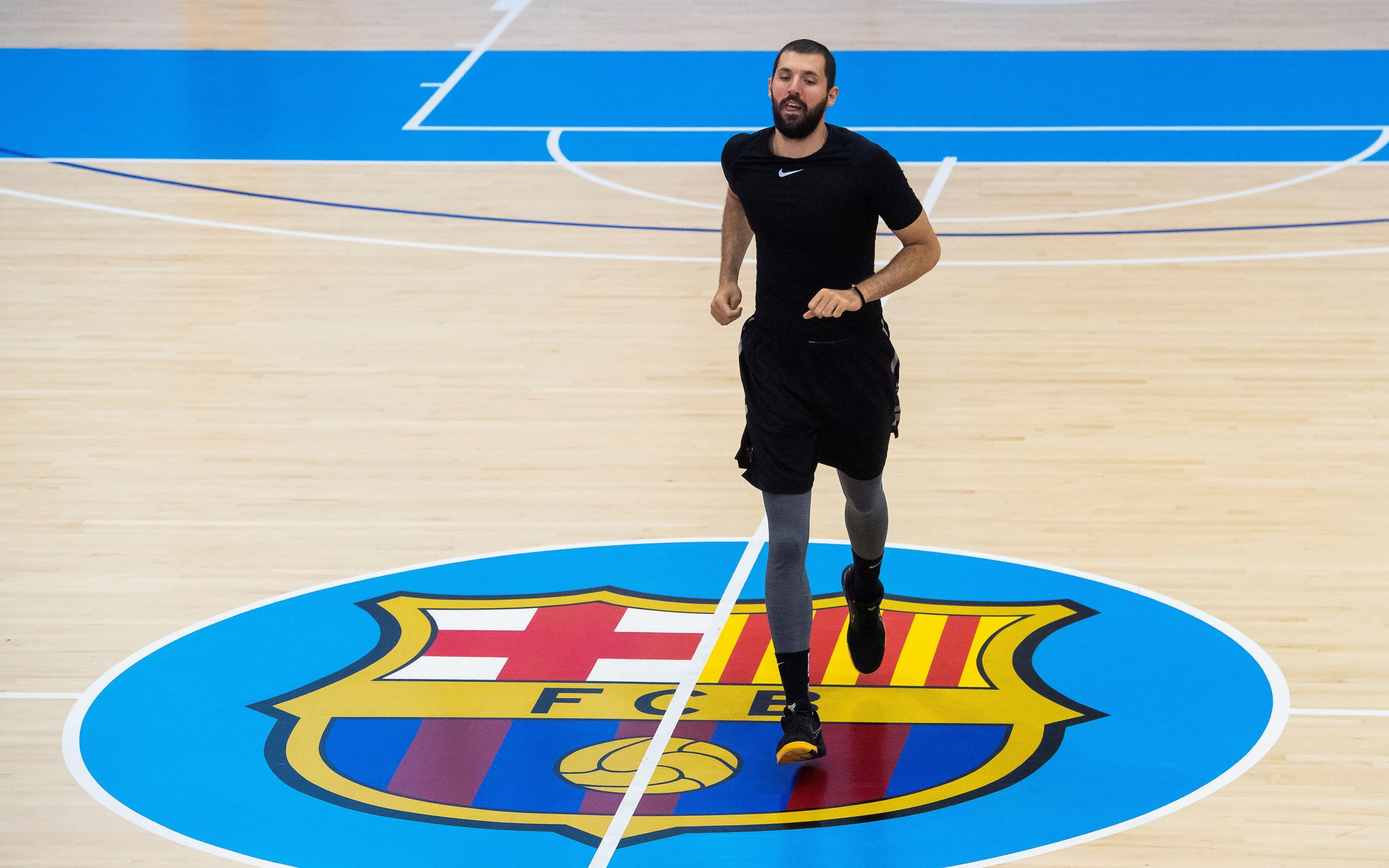 Nikila Mirotic entrenando en las instalaciones del Barça /EFE