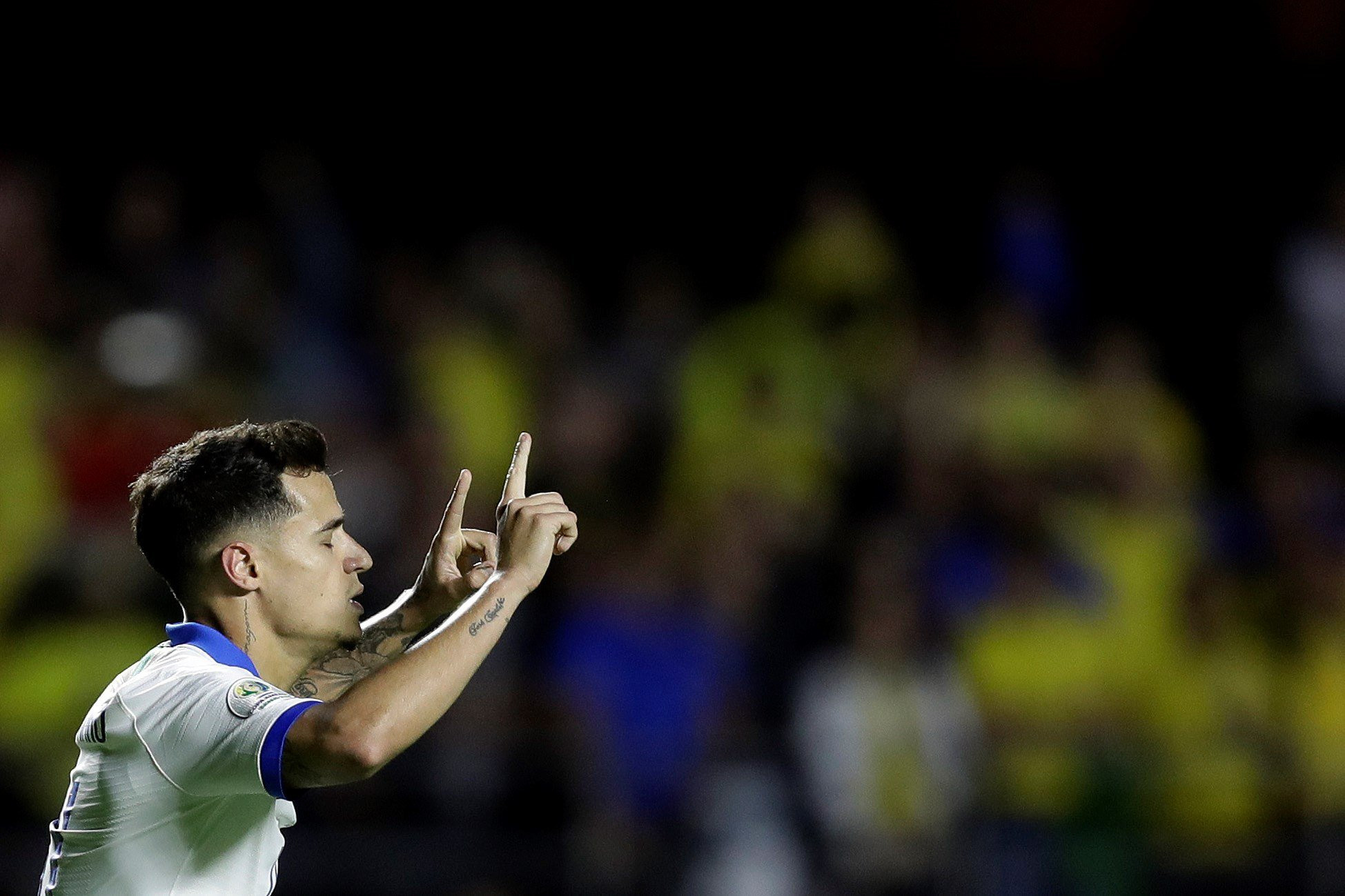 Coutinho celebrando el primer gol de Brasil / EFE