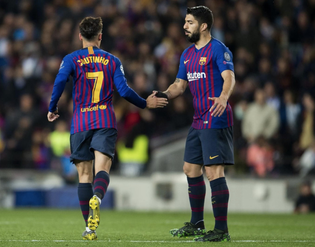 Una foto de Luis Suárez felicitando a Philippe Coutinho durante el Barça - Manchester United / FCB