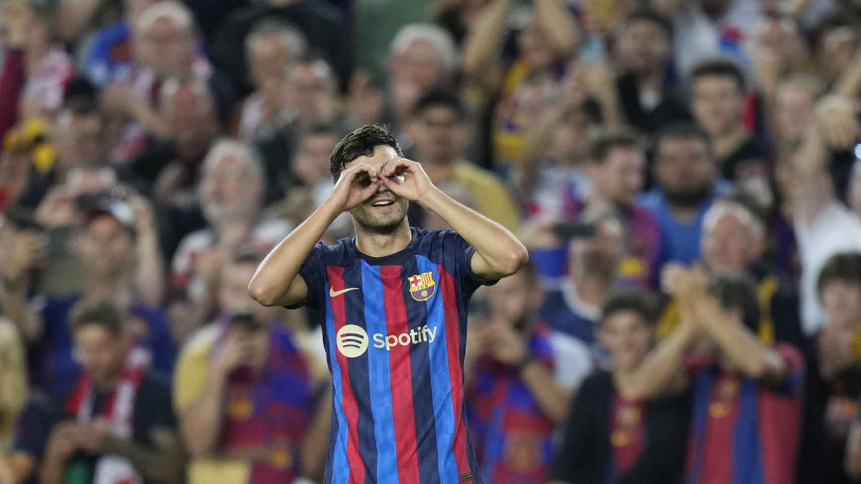 Pedri González, celebrando el gol al Celta con su gesto particular / EFE