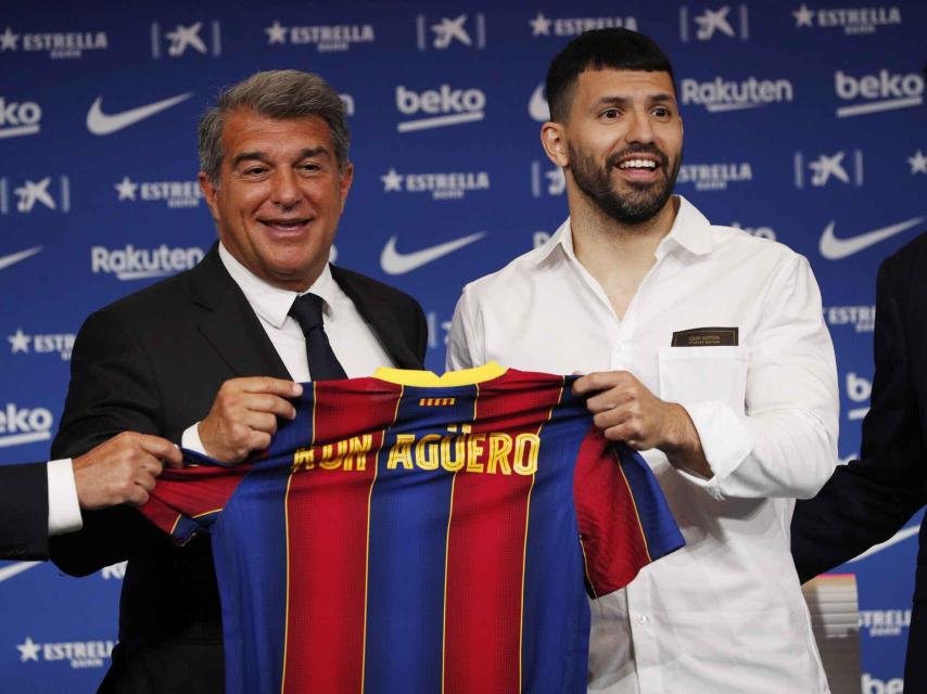 Laporta, en la presentación de Agüero / EFE