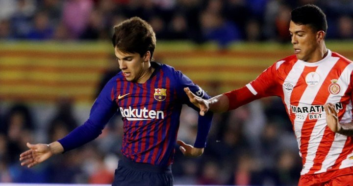 Riqui Puig en una disputa con Pedro Porro durante la disputa de la Supercopa catalana / FC BARCELONA