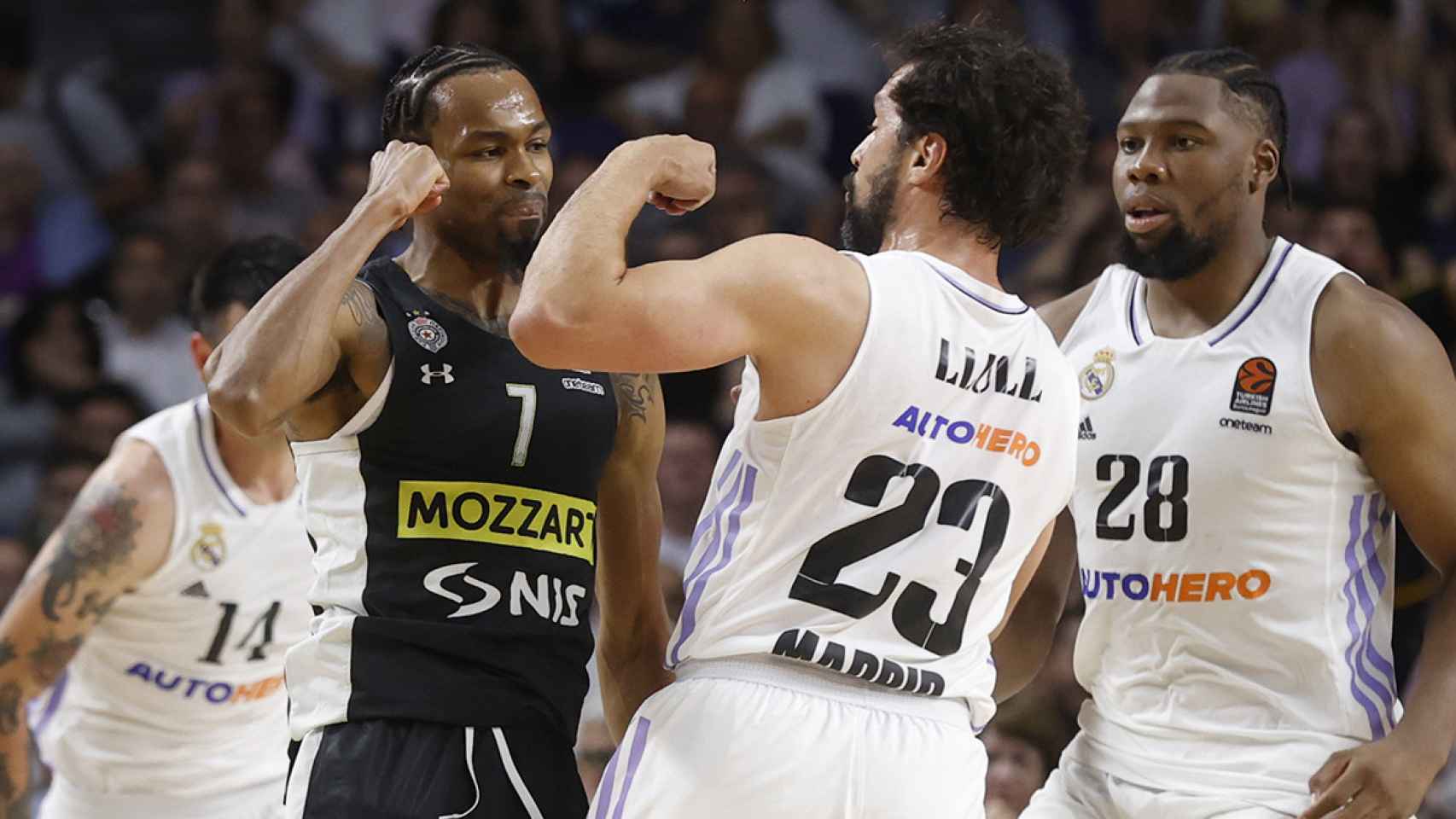 Punter y Llull, segundos antes de la trifulca entre Real Madrid y Partizan / EFE